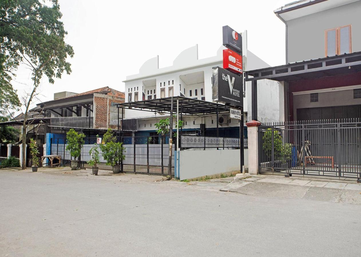 Oyo 2554 Hotel Arimbi Lama Dewi Sartika Bandung Buitenkant foto