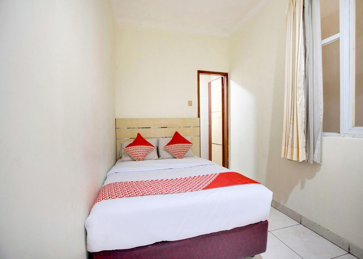 Oyo 2554 Hotel Arimbi Lama Dewi Sartika Bandung Buitenkant foto