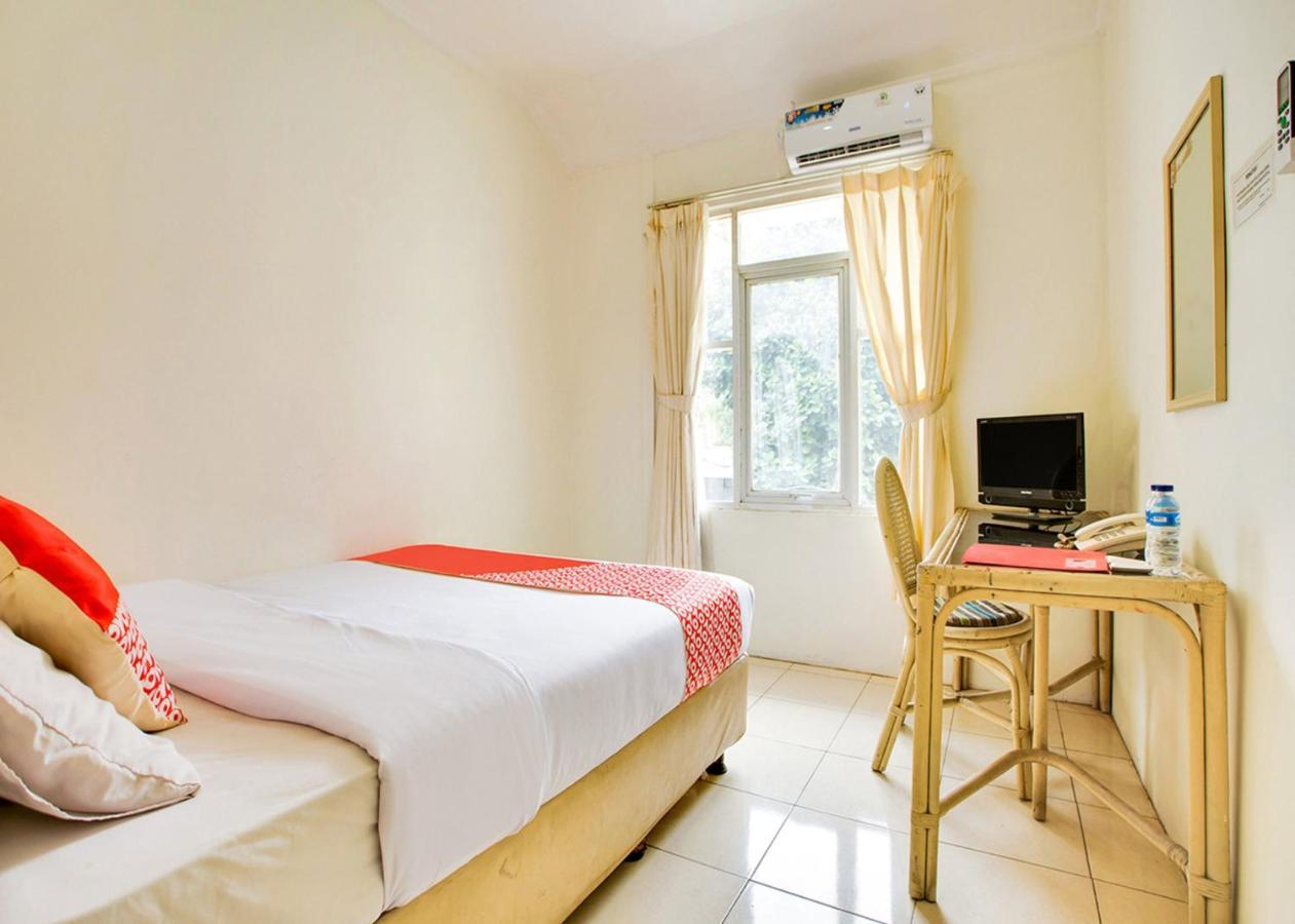 Oyo 2554 Hotel Arimbi Lama Dewi Sartika Bandung Buitenkant foto